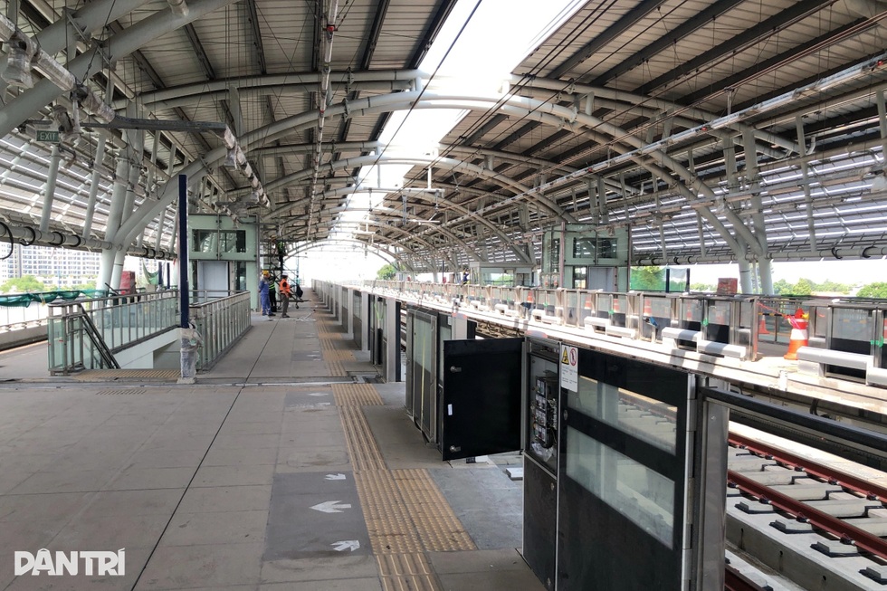 Rào chắn an toàn chạy bằng cơm tại 2 tuyến metro ở Hà Nội - 5 Rào chắn an toàn chạy bằng cơm tại 2 tuyến metro ở Hà Nội - 5