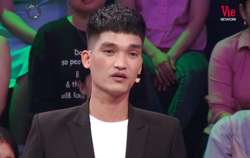 Mạc Văn Khoa ngậm ngùi: Bố mẹ bảo, hết dịch rồi hãy về! - 4