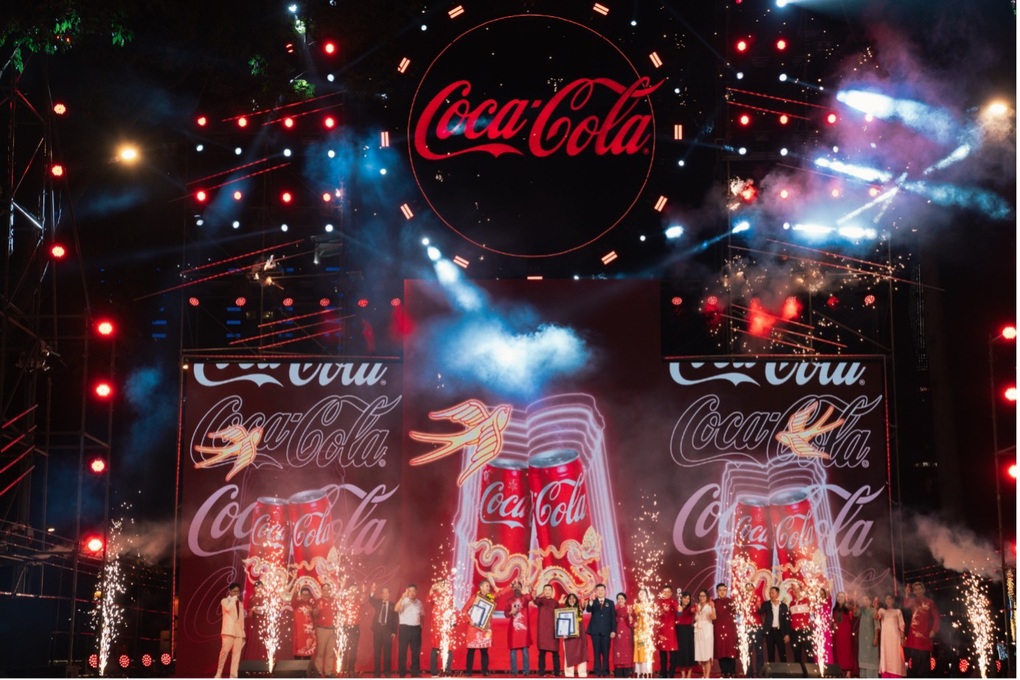 Coca-Cola sum họp 1.000 gia đình đón Tết, gửi lời chúc Việt Nam thịnh vượng - 2 Coca-Cola sum họp 1.000 gia đình đón Tết, gửi lời chúc Việt Nam thịnh vượng - 2