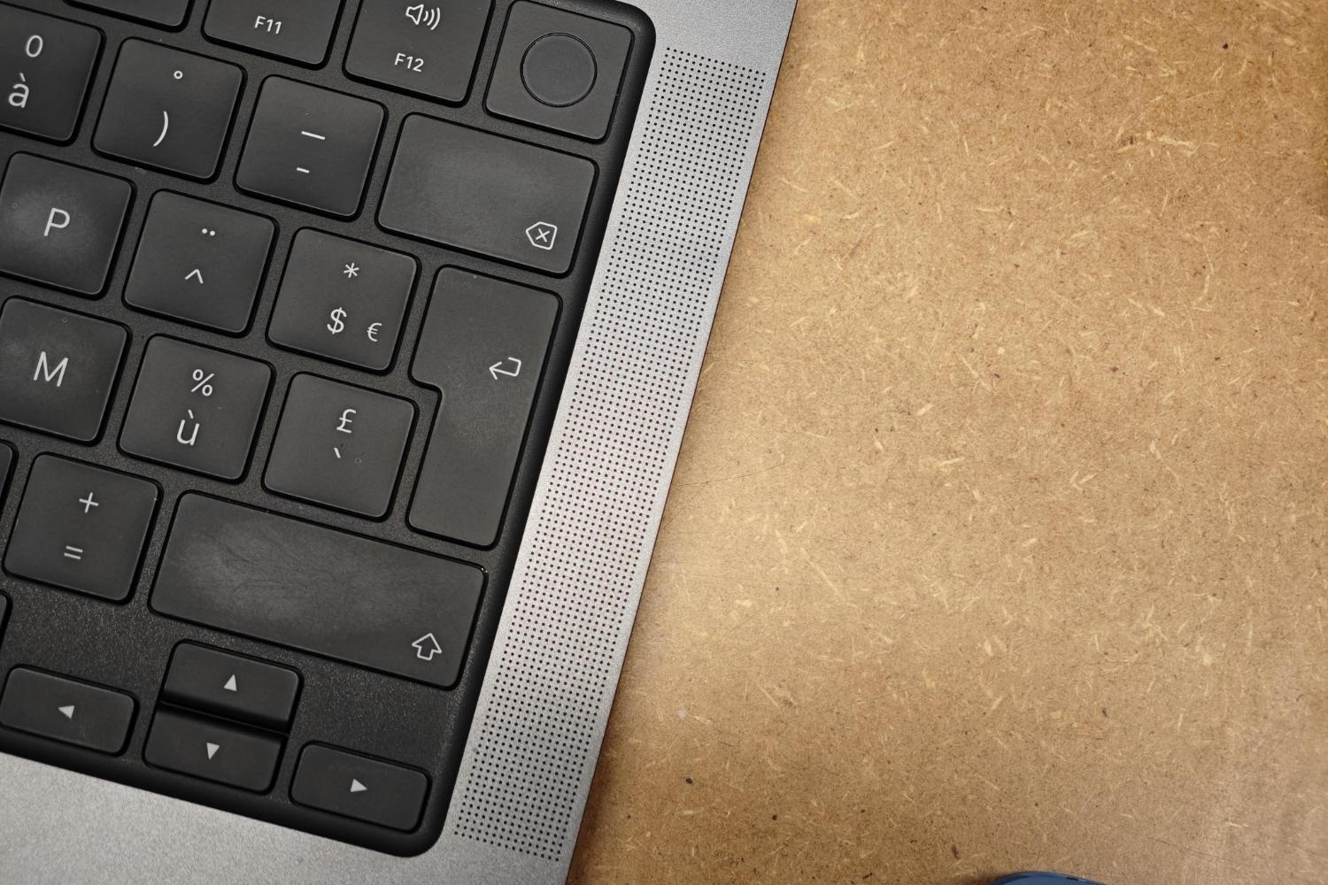 View - Đánh giá MacBook Pro M4: Mạnh mẽ nhưng không quá nhiều khác biệt | Báo Dân trí