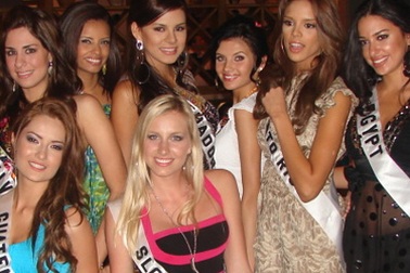 Hoa hậu Hoàn vũ và những lời đồn…