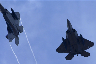 Phi công Mỹ kể khoảnh khắc chạm trán sẵn sàng bắn hạ chiến đấu cơ Syria