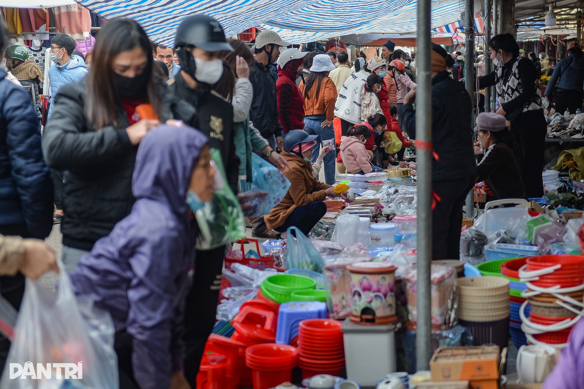 Độc đáo phiên 28 Tết ở chợ cổ gần 700 năm tuổi - 4 Độc đáo phiên 28 Tết ở chợ cổ gần 700 năm tuổi - 4