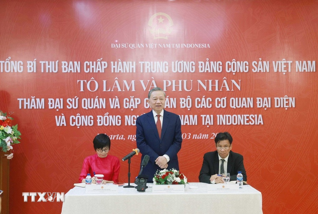 Tổng Bí thư Tô Lâm gặp gỡ cộng đồng người Việt Nam tại Indonesia - 2 Tổng Bí thư Tô Lâm gặp gỡ cộng đồng người Việt Nam tại Indonesia - 2