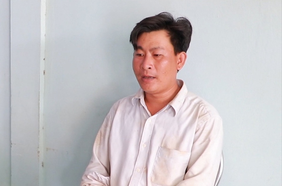 Cô gái chạy xe dàn hàng ngang bị tấn công, cướp tài sản - 1 Cô gái chạy xe dàn hàng ngang bị tấn công, cướp tài sản - 1