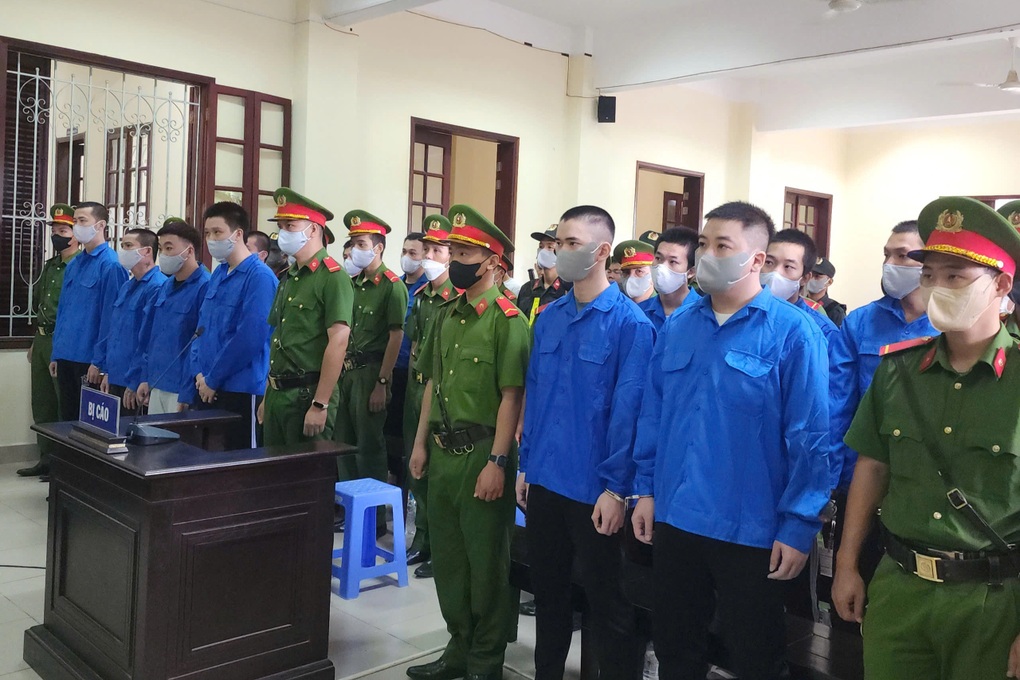 Tưởng bị nhìn đểu, nam thanh niên kéo băng nhóm gây vụ 36 người hỗn chiến - 1 Tưởng bị nhìn đểu, nam thanh niên kéo băng nhóm gây vụ 36 người hỗn chiến - 1