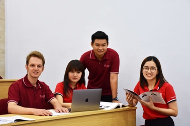 UEH-ISB hợp tác ĐH Macquarie, Úc triển khai chương trình Du học bán phần