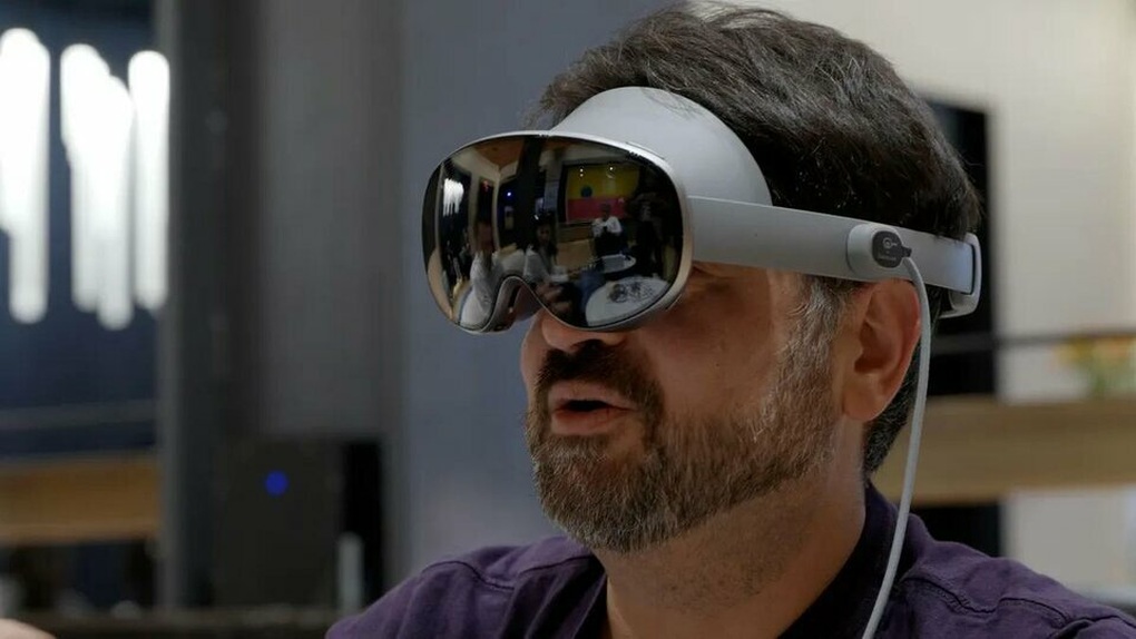 Närbild på Samsungs Galaxy XR VR-glasögon, som konkurrerar med Apple Vision Pro - 5 Cận cảnh kính thực tế ảo Galaxy XR của Samsung, cạnh tranh Apple Vision Pro - 5