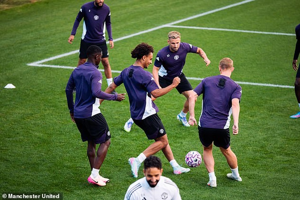 ត្រូវបាន Man Utd ប្រព្រឹត្តយ៉ាងសាហាវ Rashford មានសកម្មភាពមិននឹកស្មានដល់ - ២ Bị Man Utd đối xử phũ phàng, Rashford có hành động bất ngờ - 2