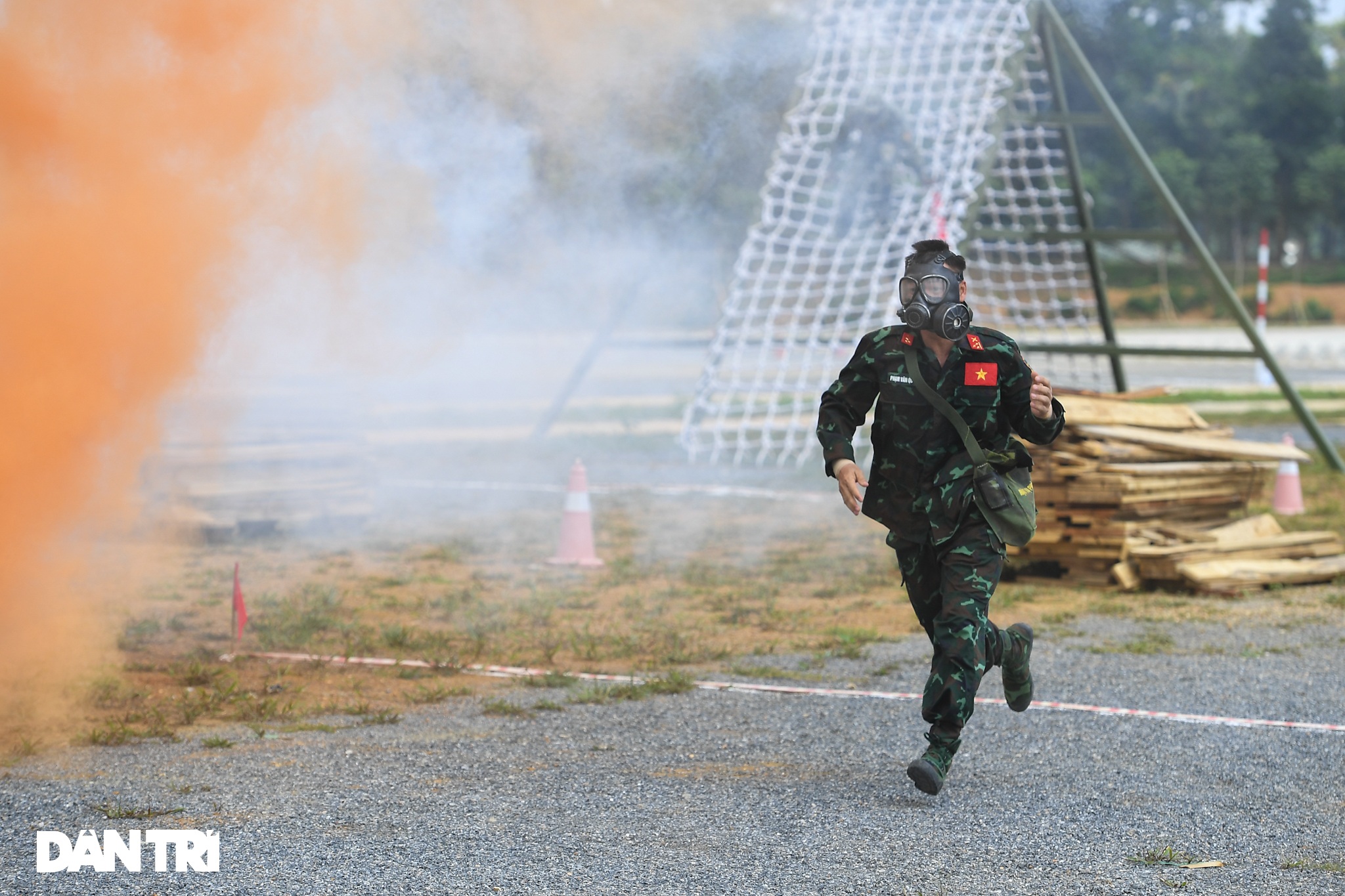 Army Games: Việt Nam toàn thắng chặng 2 tiếp sức nội dung thi Vùng tai nạn - 2 Army Games: Việt Nam toàn thắng chặng 2 tiếp sức nội dung thi Vùng tai nạn - 2