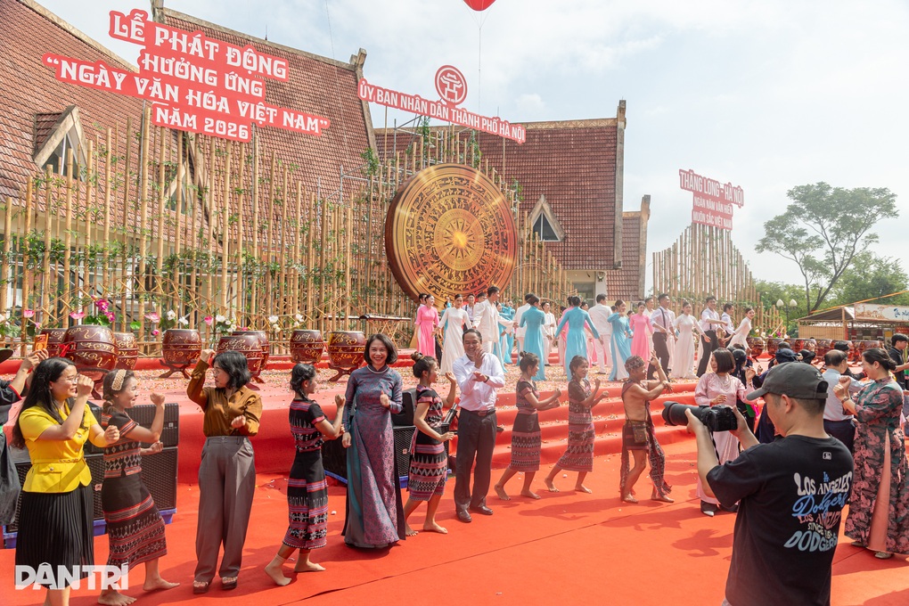 Vietnamese Culture Day contributes to bringing traditional values ​​into life - 4