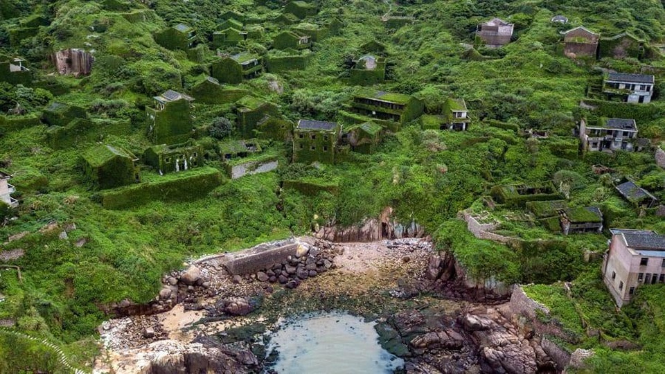 Ngôi làng bỏ hoang bất ngờ gây “sốt” bởi những nhà cây đẹp mê mẩn như cổ tích - 2 Ngôi làng bỏ hoang bất ngờ gây “sốt” bởi những nhà cây đẹp mê mẩn như cổ tích - 2