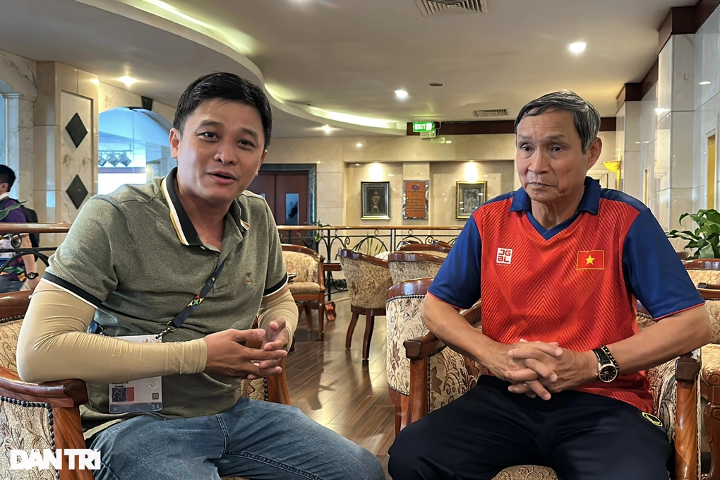 HLV Mai Đức Chung: Tôi không dám nhận mình là người hùng - 1 HLV Mai Đức Chung: Tôi không dám nhận mình là người hùng - 1