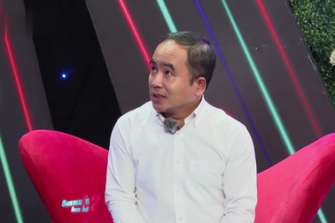 Thầy giáo U60 kết hôn 8 năm chưa có con, tìm hạnh phúc mới trên tivi