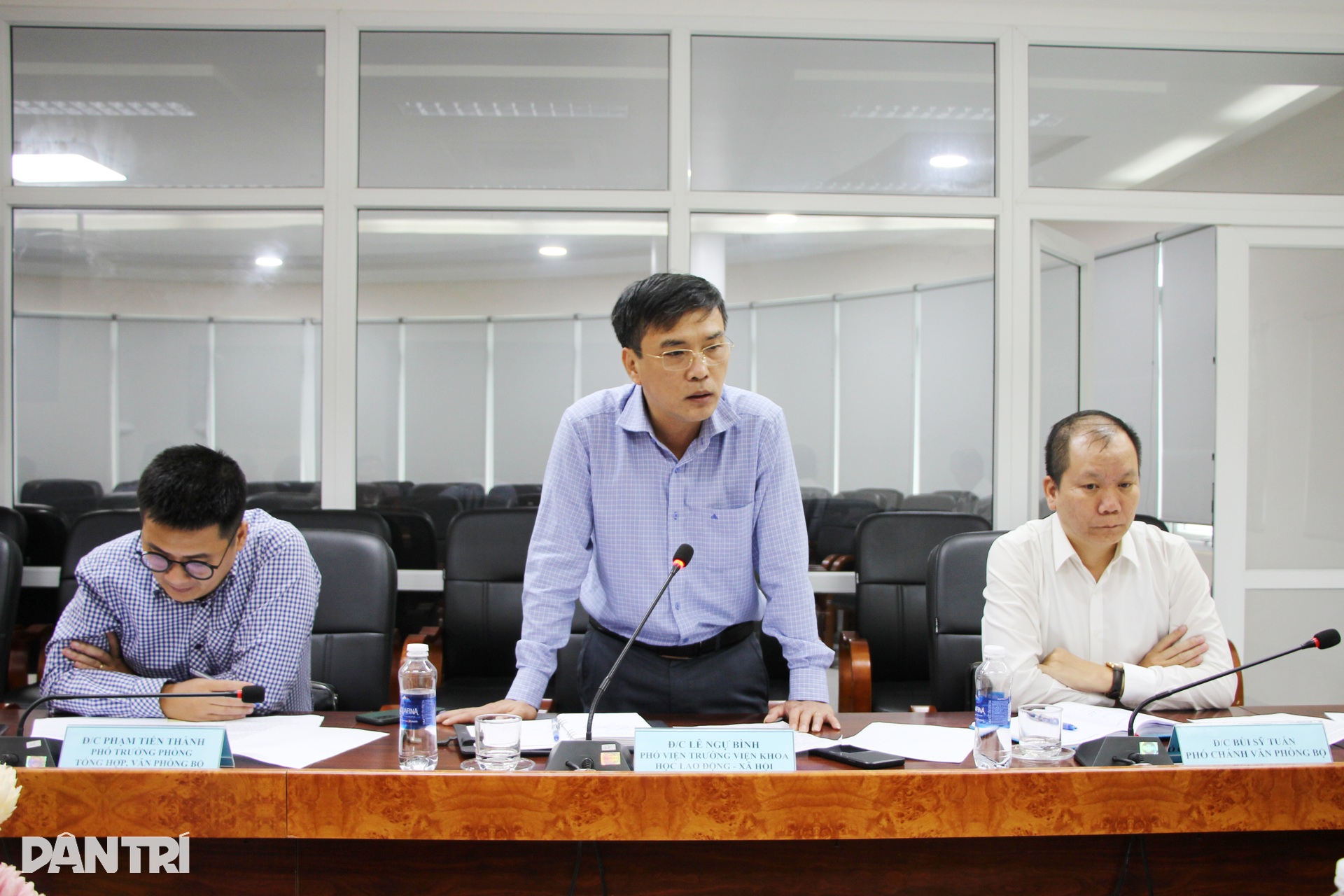 Cần đẩy mạnh chính sách không dùng tiền mặt ở vùng khó khăn - 4 Cần đẩy mạnh chính sách không dùng tiền mặt ở vùng khó khăn - 4