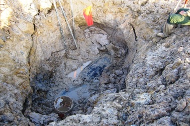 Phát hiện đầu tên lửa nặng gần 1 tấn dưới ruộng lúa