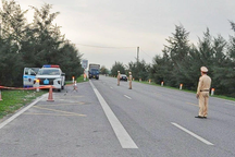 Từ chối đo nồng độ cồn, 2 tài xế không bằng lái bị phạt 92 triệu đồng