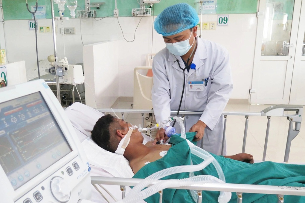 Ăn cơm với cá muối chua, thanh niên nguy kịch do ngộ độc - 1 Ăn cơm với cá muối chua, thanh niên nguy kịch do ngộ độc - 1