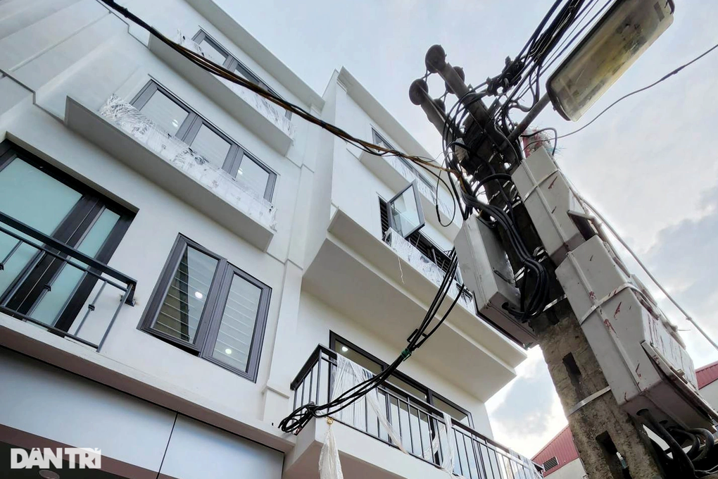 Cần bán gấp, chủ nhà bị môi giới ép trả tiền hoa hồng cao - 1 Cần bán gấp, chủ nhà bị môi giới ép trả tiền hoa hồng cao - 1