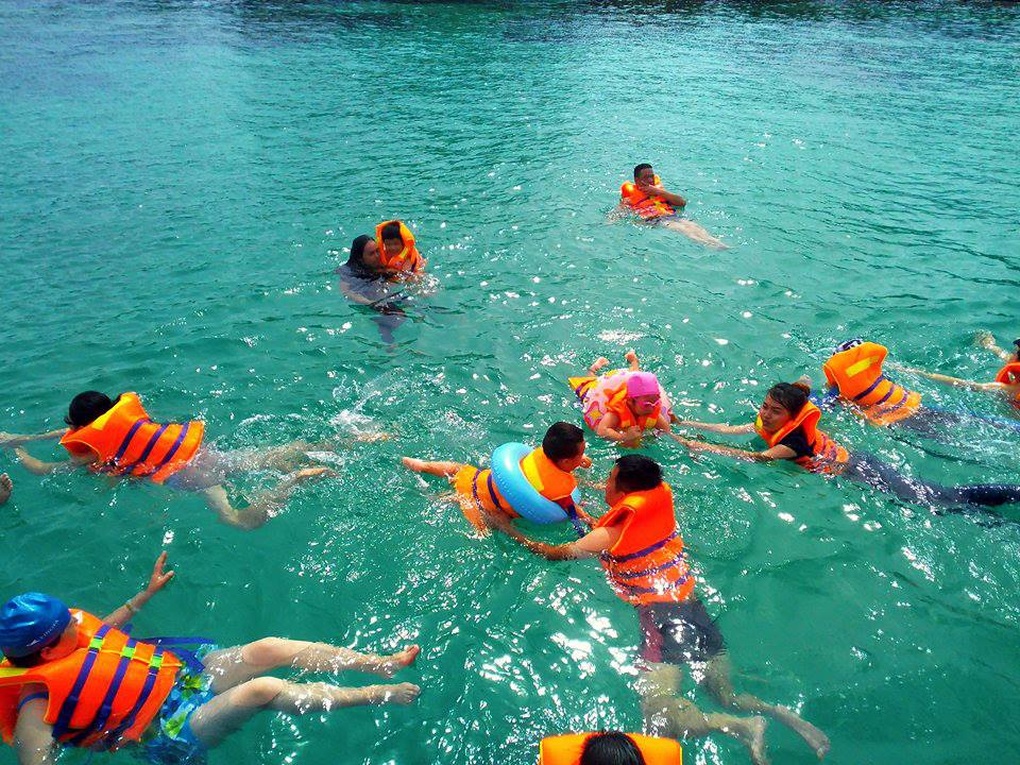 Khách Việt đi nước ngoài, chủ khách sạn Phú Quốc, Nha Trang chán vì ế ẩm - 2 Khách Việt đi nước ngoài, chủ khách sạn Phú Quốc, Nha Trang chán vì ế ẩm - 2