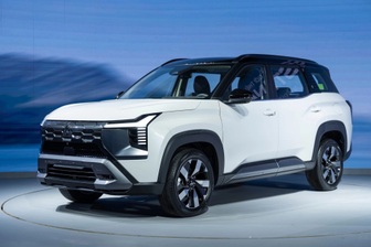 Thêm lựa chọn xe 7 chỗ tầm 700 triệu, rộng rãi cho gia đình và chạy dịch vụ