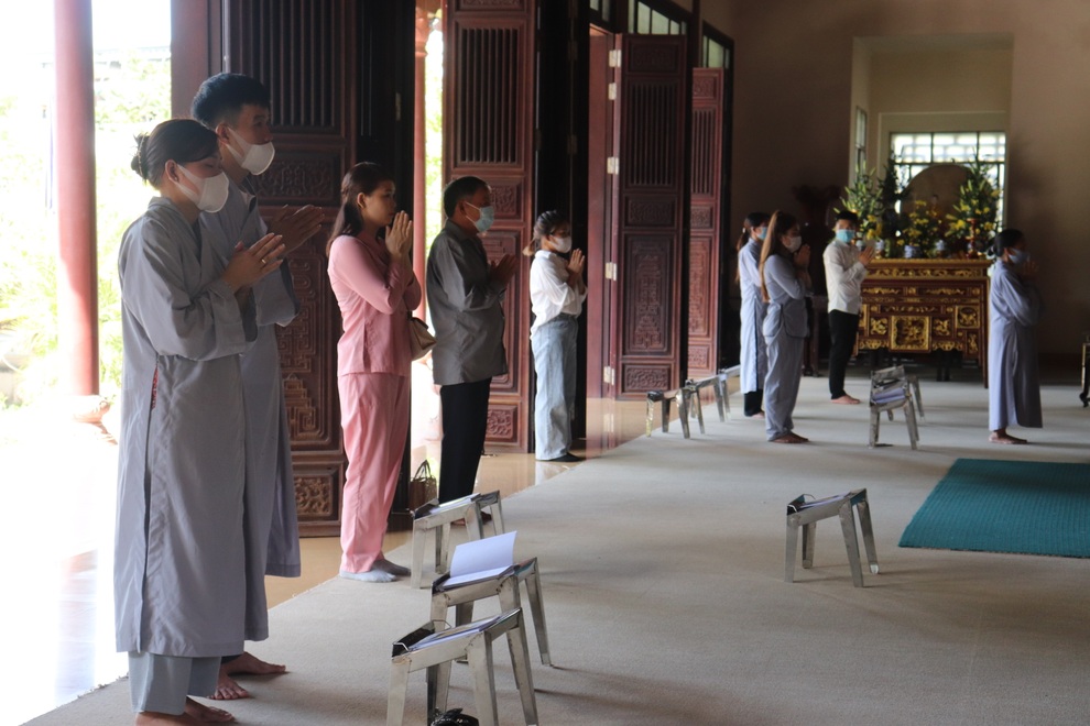 Dịch Covid-19 phức tạp, vắng bóng người lễ chùa mùa Vu lan - 1 Dịch Covid-19 phức tạp, vắng bóng người lễ chùa mùa Vu lan - 1