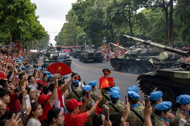 Không khí rạo rực trước giờ tổng hợp luyện diễu binh ở Quảng trường Ba Đình