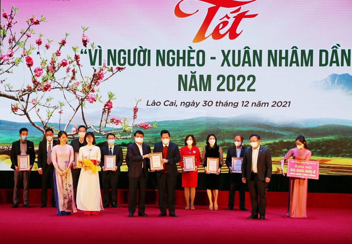 Lào Cai: Vận động quyên góp ủng hộ gần 18 tỷ đồng Tết vì người nghèo - 1 Lào Cai: Vận động quyên góp ủng hộ gần 18 tỷ đồng Tết vì người nghèo - 1