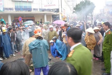 Vào bệnh viện thăm người nhà, 2 thanh niên tử nạn