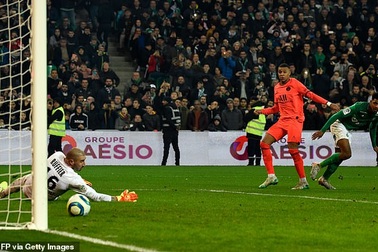 Mbappe tiếp tục tỏa sáng, PSG giành chiến thắng đậm trước Etienne