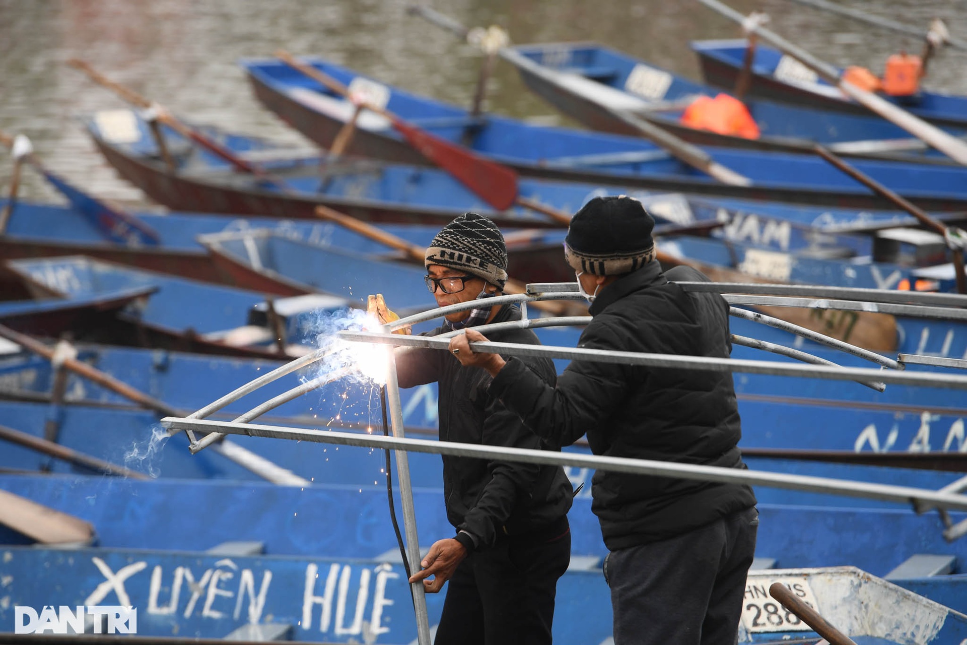 Hàng nghìn du khách trẩy hội chùa Hương trong ngày mở cửa thí điểm - 3 Hàng nghìn du khách trẩy hội chùa Hương trong ngày mở cửa thí điểm - 3