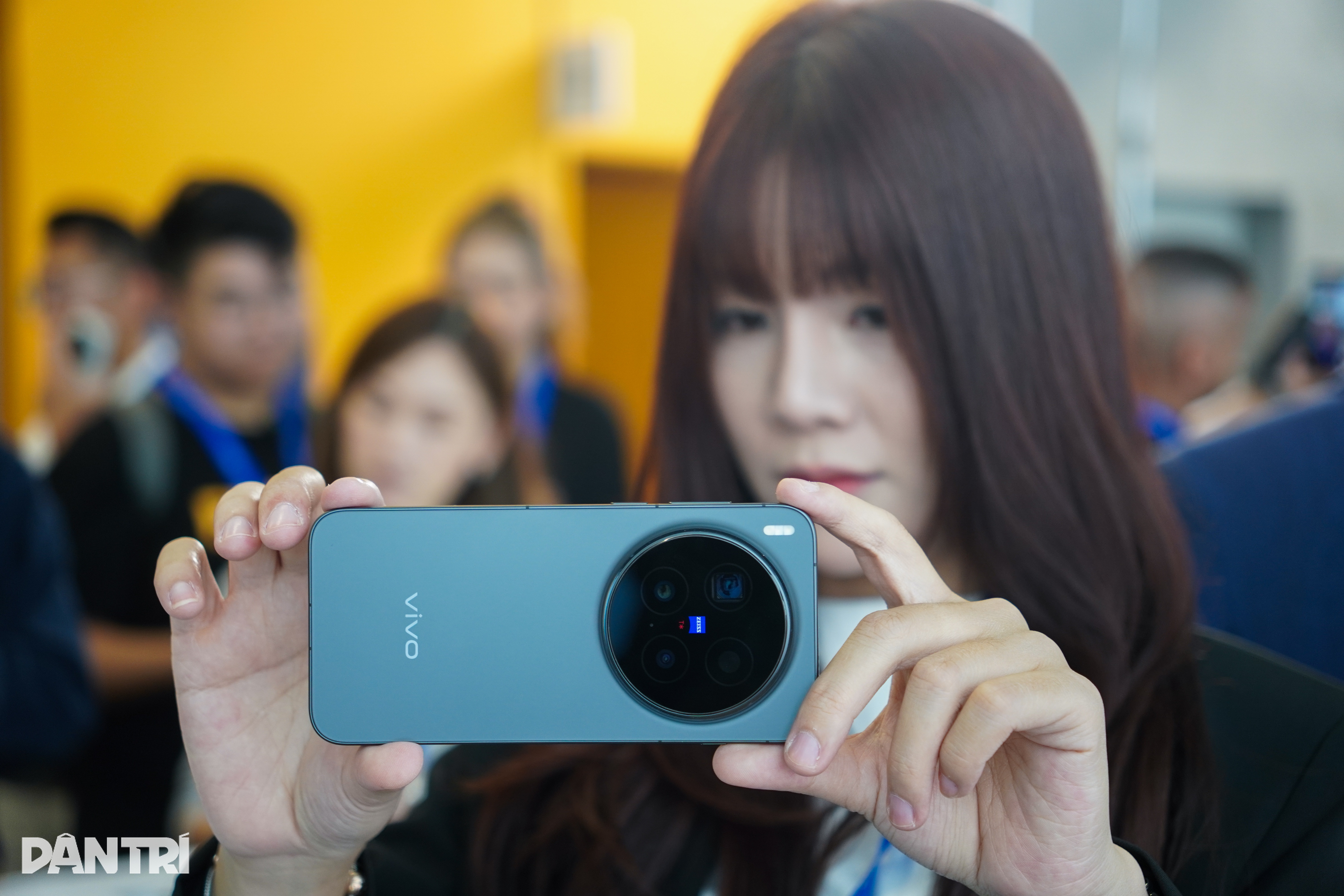 Trải nghiệm nhanh vivo X300 Pro tại Trung Quốc: Đối đầu iPhone 17 Pro Max - 14