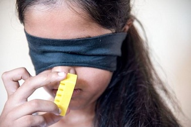 Thần kỳ bé gái 11 tuổi có thể ngửi thấy mùi của màu sắc