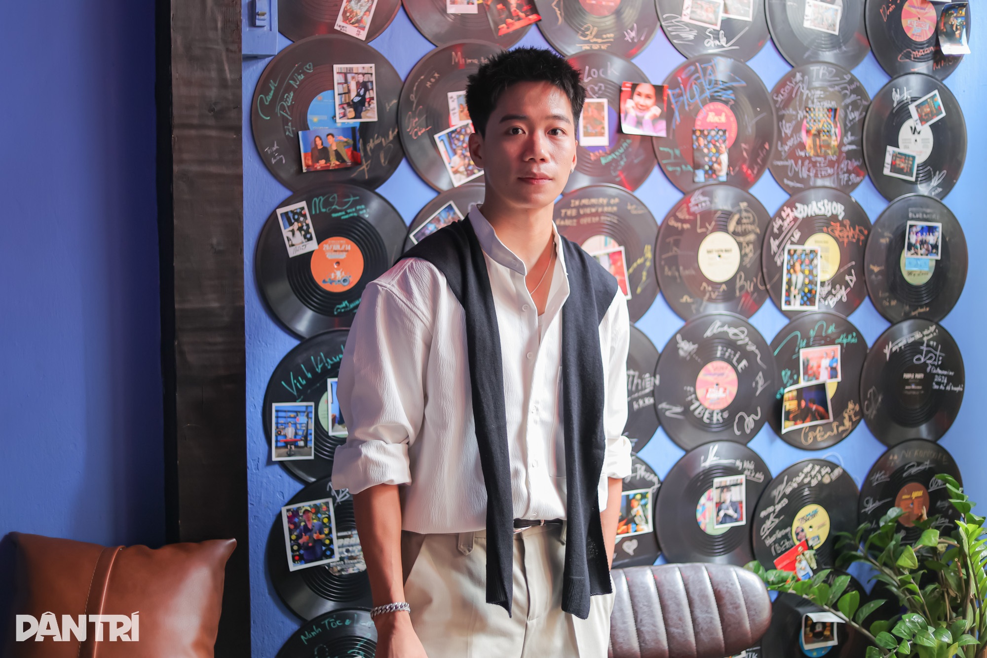 VĐV quốc gia vào vai Tấn “Mưa đỏ”, hé lộ hậu trường cảnh ăn rắn đầy ám ảnh - 3