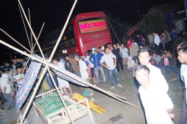 Tai nạn nghiêm trọng trên quốc lộ 1A, hai vợ chồng tử nạn