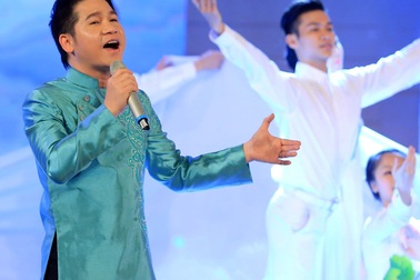 Trọng Tấn thể hiện lại “Tiếng đàn bầu” đầy ám ảnh