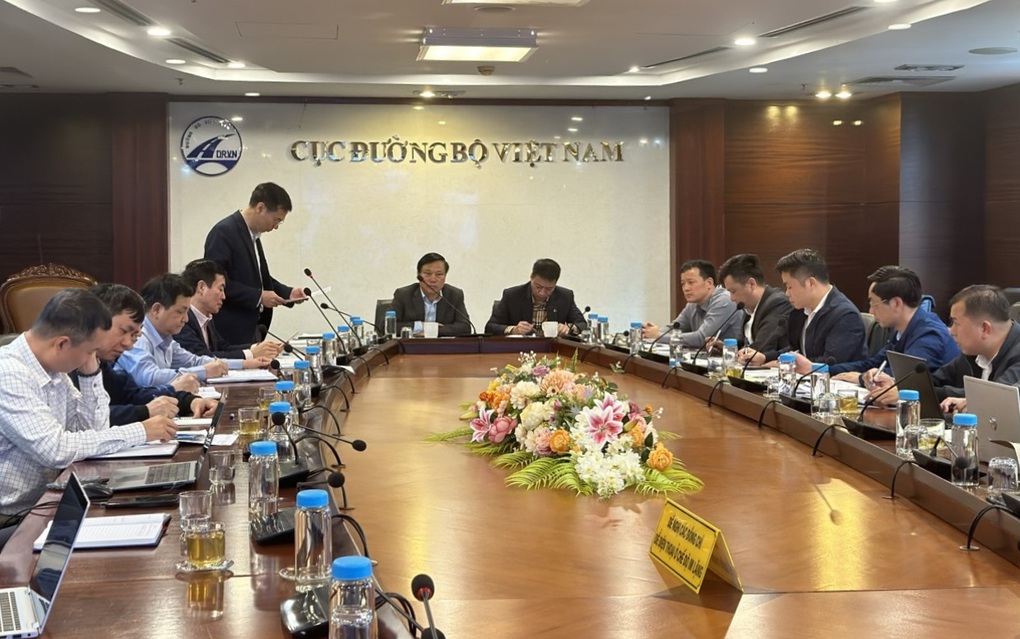 Đếm xe để phân luồng cao tốc Cam Lộ - La Sơn sau 2 vụ tai nạn thảm khốc - 1 Đếm xe để phân luồng cao tốc Cam Lộ - La Sơn sau 2 vụ tai nạn thảm khốc - 1