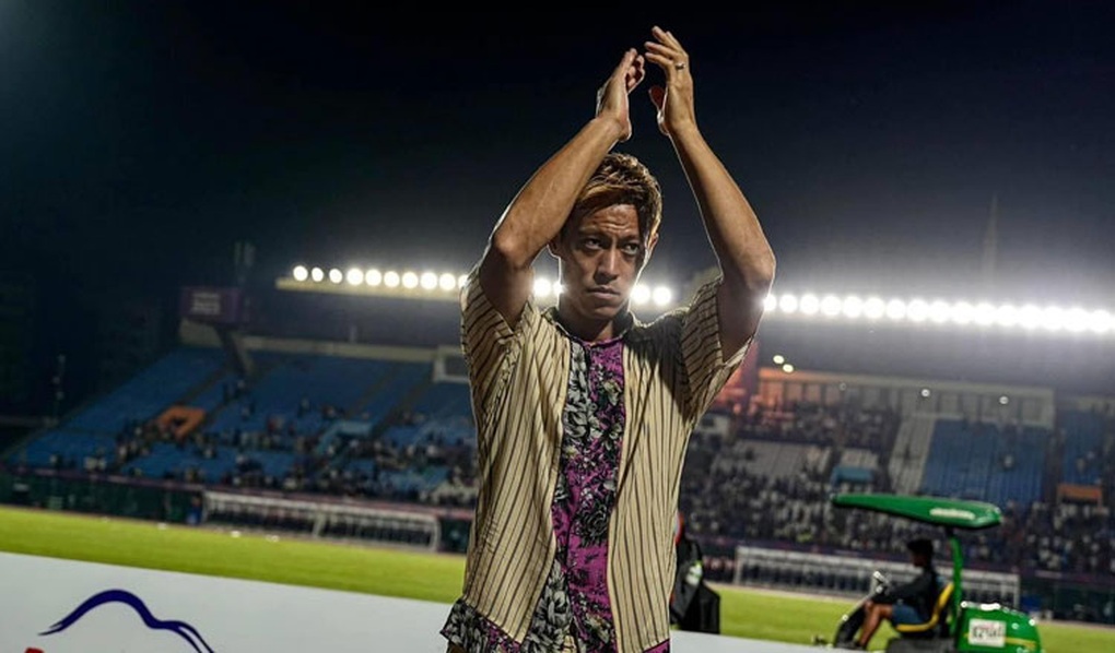 HLV Keisuke Honda viết tâm thư, nghẹn ngào chia tay bóng đá Campuchia - 1 HLV Keisuke Honda viết tâm thư, nghẹn ngào chia tay bóng đá Campuchia - 1