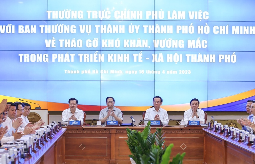 Giải phóng tư tưởng để khắc phục việc cán bộ thụ động, không dám làm - 1 Giải phóng tư tưởng để khắc phục việc cán bộ thụ động, không dám làm - 1