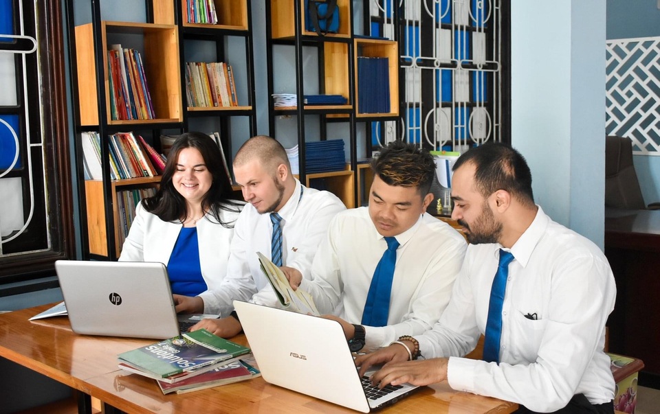 Quảng Bình chấn chỉnh việc quản lý, sử dụng lao động nước ngoài - 1 Quảng Bình chấn chỉnh việc quản lý, sử dụng lao động nước ngoài - 1