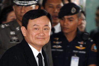 Thaksin thúc giục Quốc vương Thái Lan giúp hoà giải 