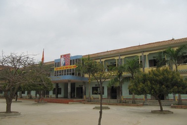 Hiệu trưởng trường THCS tố liên tục bị kẻ lạ đe dọa 