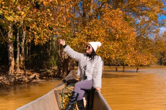 Có một nơi ở miền Trung đẹp như trời Âu mùa phong hương thay lá