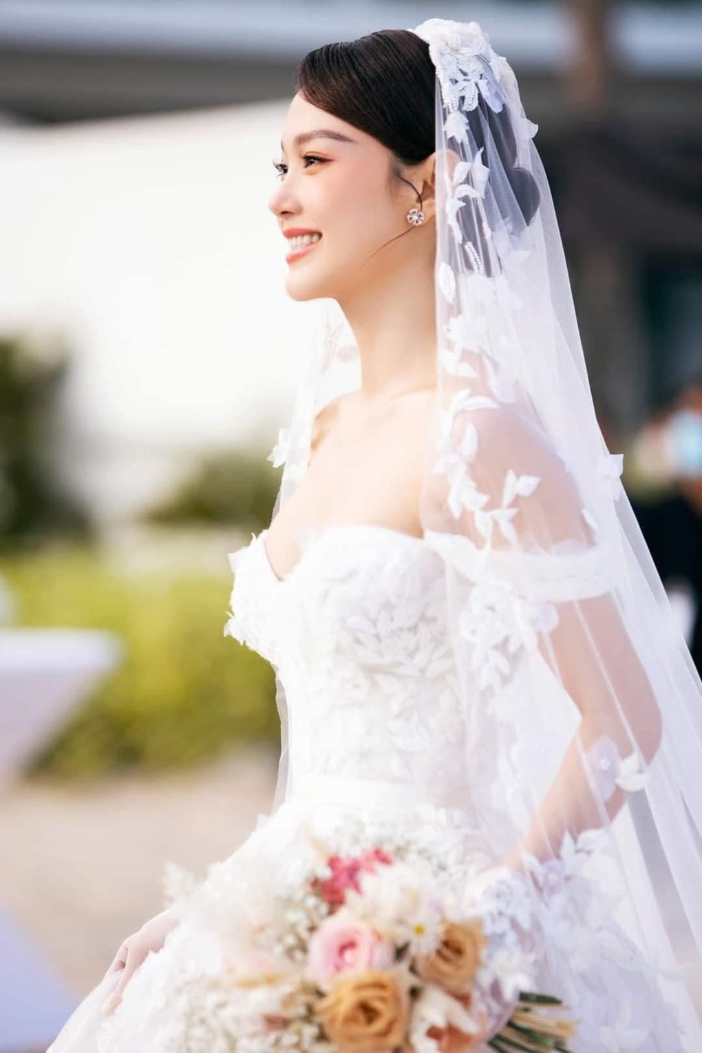 Nhan sắc gợi cảm của cô dâu Minh Hằng bên hội bạn thân mỹ nhân - 2 Nhan sắc gợi cảm của cô dâu Minh Hằng bên hội bạn thân mỹ nhân - 2