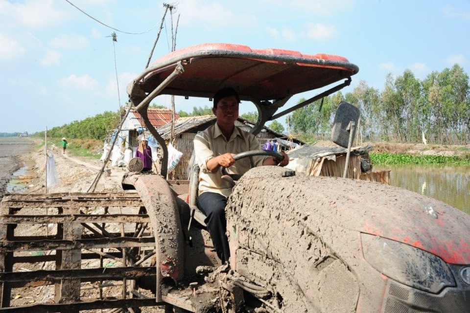 Đồng Tháp: Trồng lúa kiểu ông Khanh, mỗi vụ đón 3-5 doanh nghiệp đến mua, ung dung lãi 4 tỷ - 2 Đồng Tháp: Trồng lúa kiểu ông Khanh, mỗi vụ đón 3-5 doanh nghiệp đến mua, ung dung lãi 4 tỷ - 2