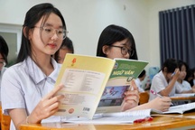 Đề xuất đến năm 2030, học sinh cả nước sẽ được miễn phí sách giáo khoa