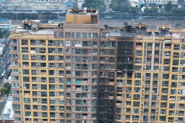 Cháy chung cư ở Trung Quốc, 15 người chết