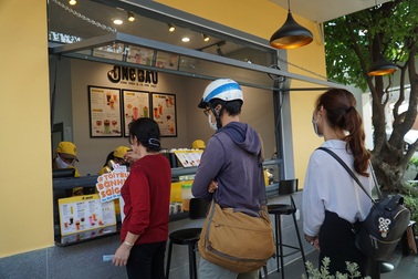 Coffee Ông Bầu hưởng ứng Ngày Bánh mì được Từ điển OxFord vinh danh