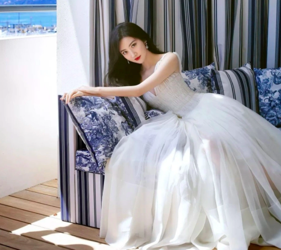 Đệ nhất mỹ nhân Bắc Kinh Cảnh Điềm hò hẹn với phi công kém 5 tuổi - 18