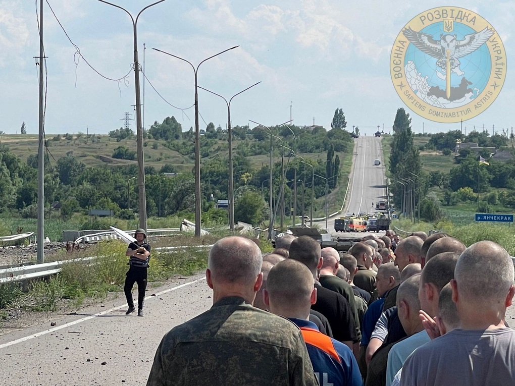 Ảnh cuộc trao đổi tù binh giữa Nga và Ukraine - 2 Ảnh cuộc trao đổi tù binh giữa Nga và Ukraine - 2